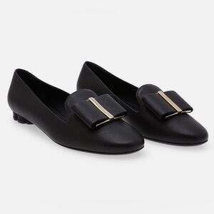 Salvatore Ferragamo Sarno Black and Gold Flats Sleek Design